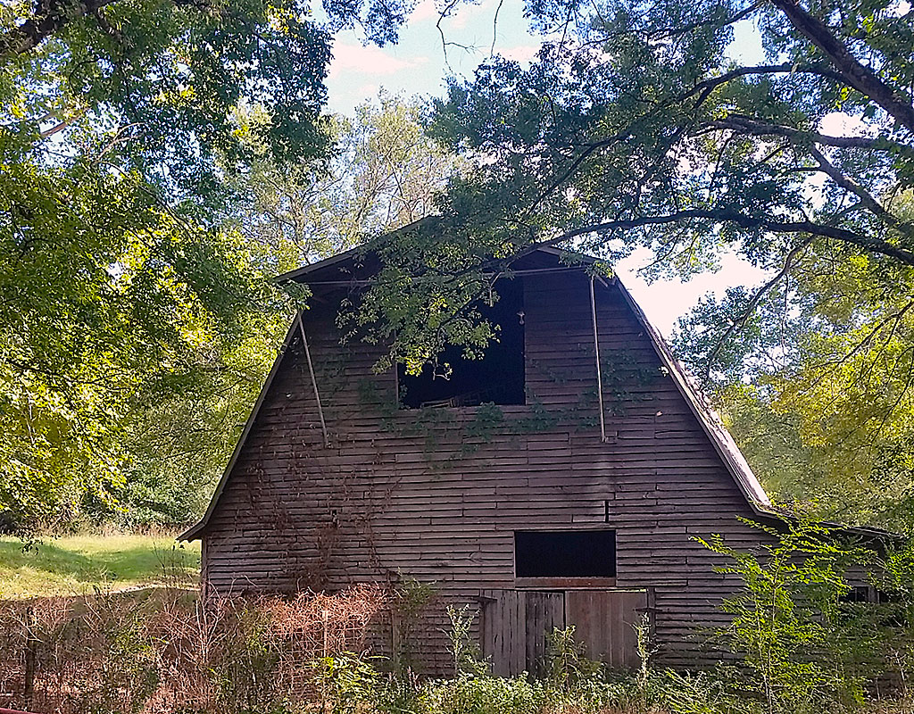 Old Barn on Delina Boonshill Road Tennessee