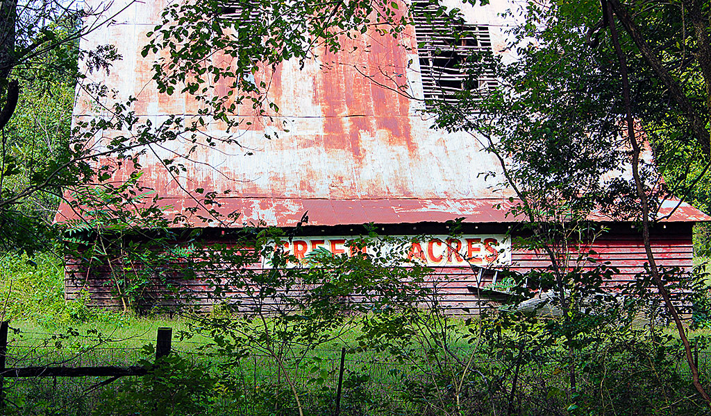 Green Acres Barn on Delina Road Tennessee